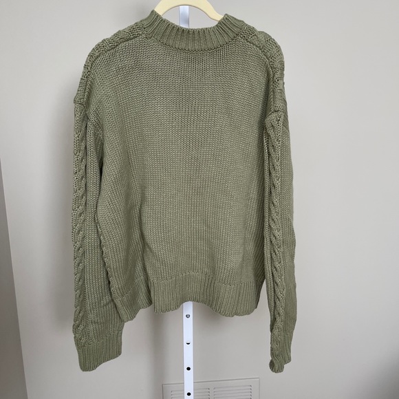PACKAGE green sweater - Picture 2 of 3